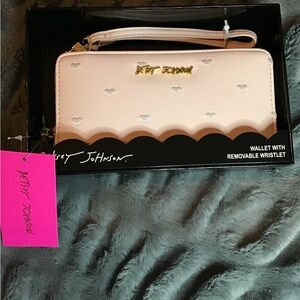 NWT gift idea Betsey Johnson Light Pink Heart Wallet with wristlet
